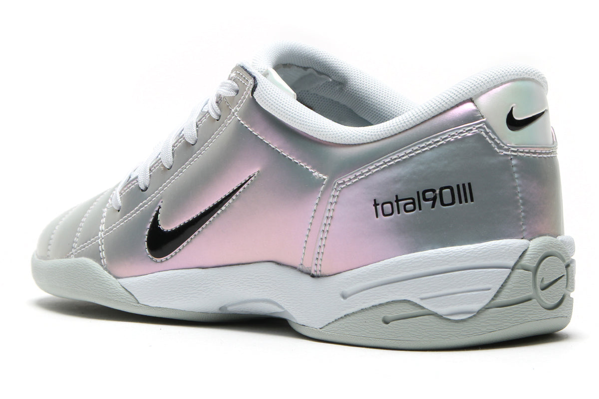 Nike - Total 90 Premium
Style # IM3500-100
Color : Off White / Black / Light Silver