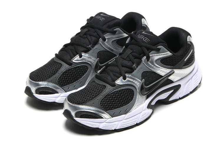 Nike - V5 RNR
Style # HJ5228-004
Color : Black / Anthracite / Smoke Grey