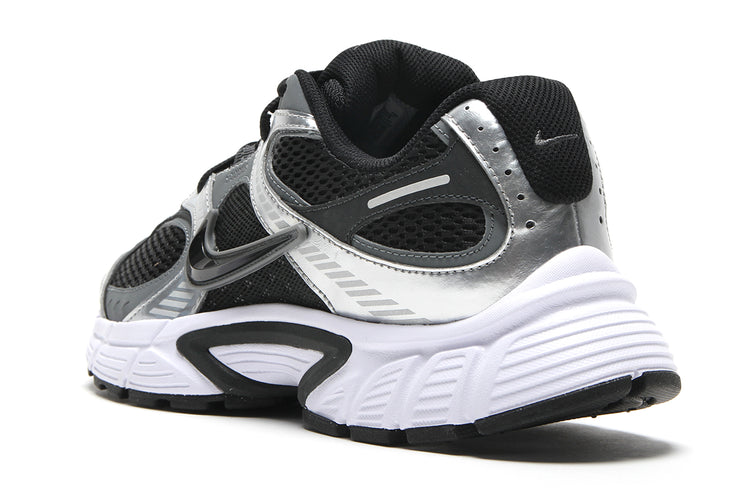 Nike - V5 RNR
Style # HJ5228-004
Color : Black / Anthracite / Smoke Grey