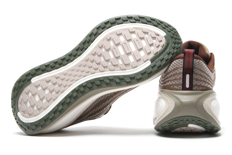 Nike - Vomero Plus
Style # IO4482-001
Color : Off Noir / Pecan / Phantom / Natural