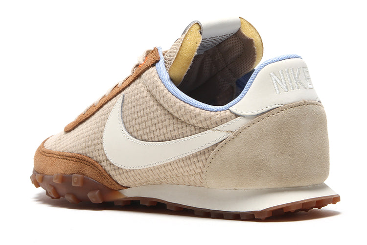 Nike - Waffle Racer '26
Style # IR7017-212
Color : Linen / Pale Ivory / LT British Tan / Aluminum