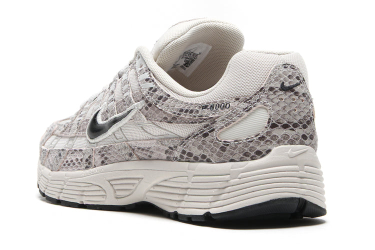 Nike - Nike P-6000 SE
Style # IH4451-002
Color : Light Bone / Black