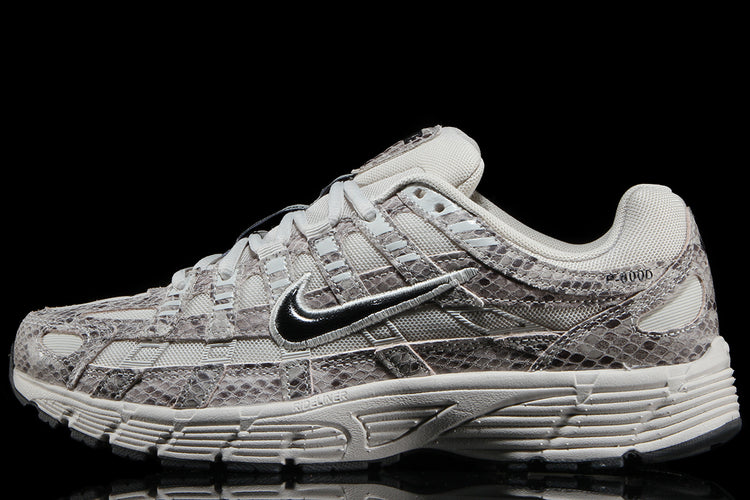 Nike - Nike P-6000 SE
Style # IH4451-002
Color : Light Bone / Black