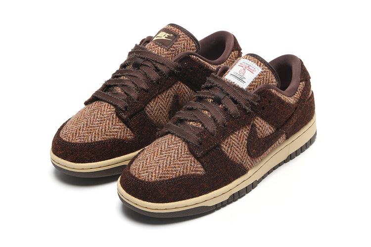 Nike - Dunk Low x Harris Tweed®
Style # IO0052-200
Color : Sesame / Baroque Brown / Violet Mist