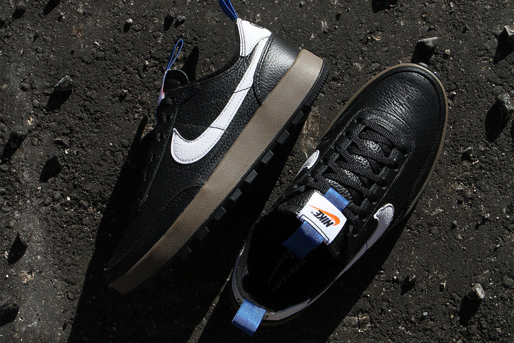 Nike - Women's General Purpose
Style # FZ1363-002
Color : Black / White / Team Royal / Team Orange
