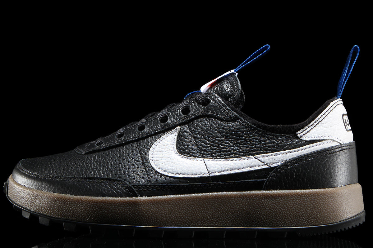Nike - Women's General Purpose
Style # FZ1363-002
Color : Black / White / Team Royal / Team Orange