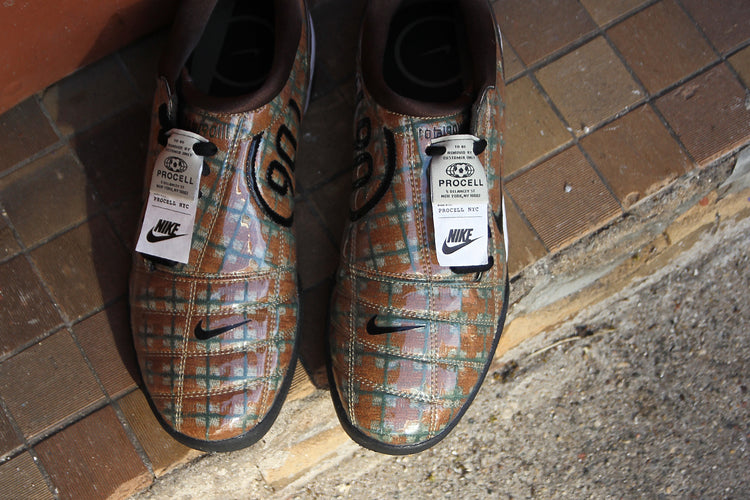 Nike - T90 x Procell
Style # IQ5794-237
Color : Baroque Brown / Black / Fir / Summit White