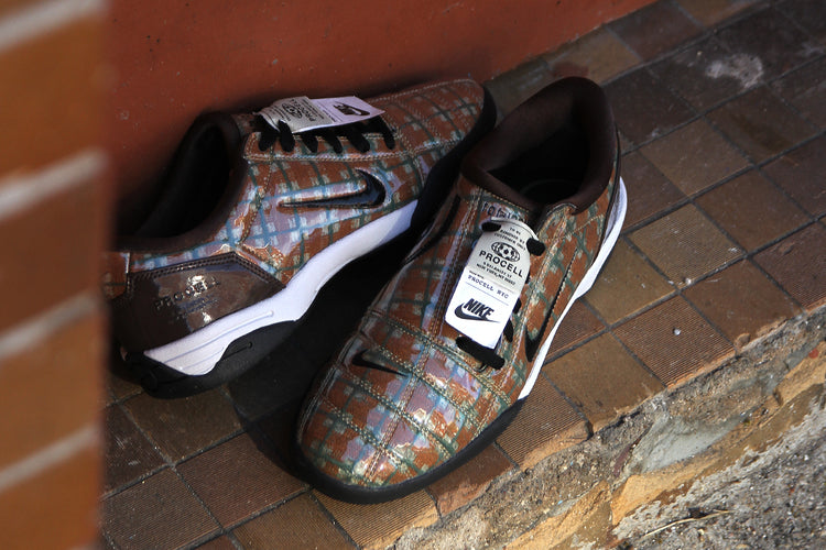 Nike - T90 x Procell
Style # IQ5794-237
Color : Baroque Brown / Black / Fir / Summit White