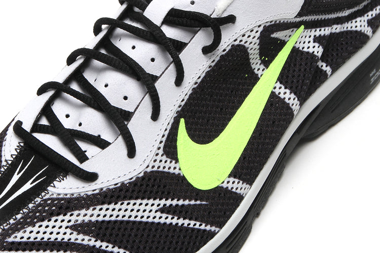 Nike - Zoom Streak 3
Style # IQ8012-001
Color : Black / Volt / Summit White