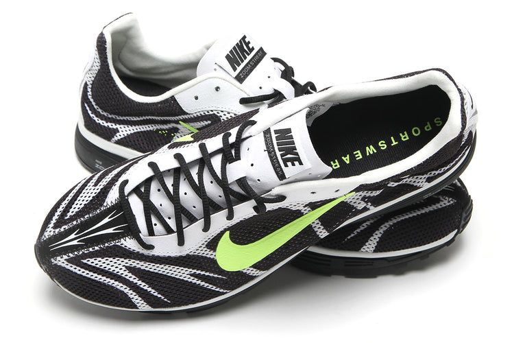Nike - Zoom Streak 3
Style # IQ8012-001
Color : Black / Volt / Summit White