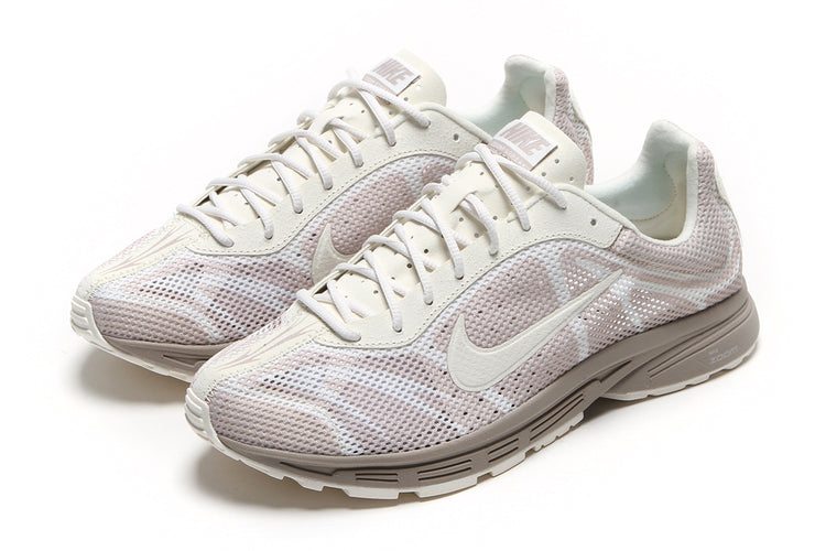 Nike - Zoom Streak 3
Style # IQ8020-200
Color : Cream II / Sail