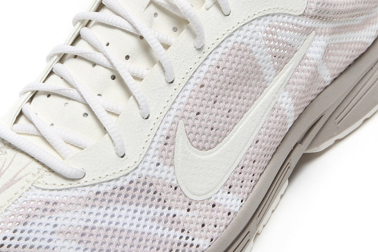 Nike - Zoom Streak 3
Style # IQ8020-200
Color : Cream II / Sail