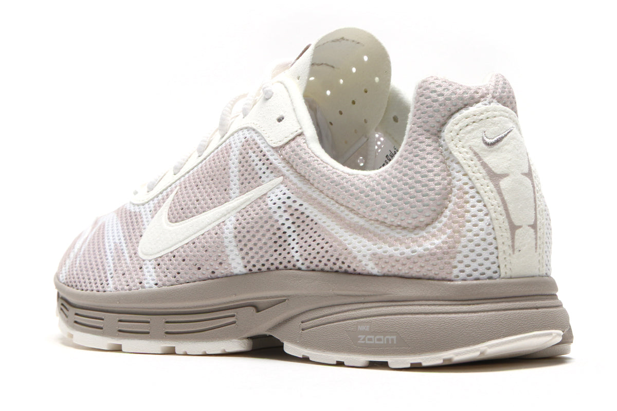 Nike - Zoom Streak 3
Style # IQ8020-200
Color : Cream II / Sail