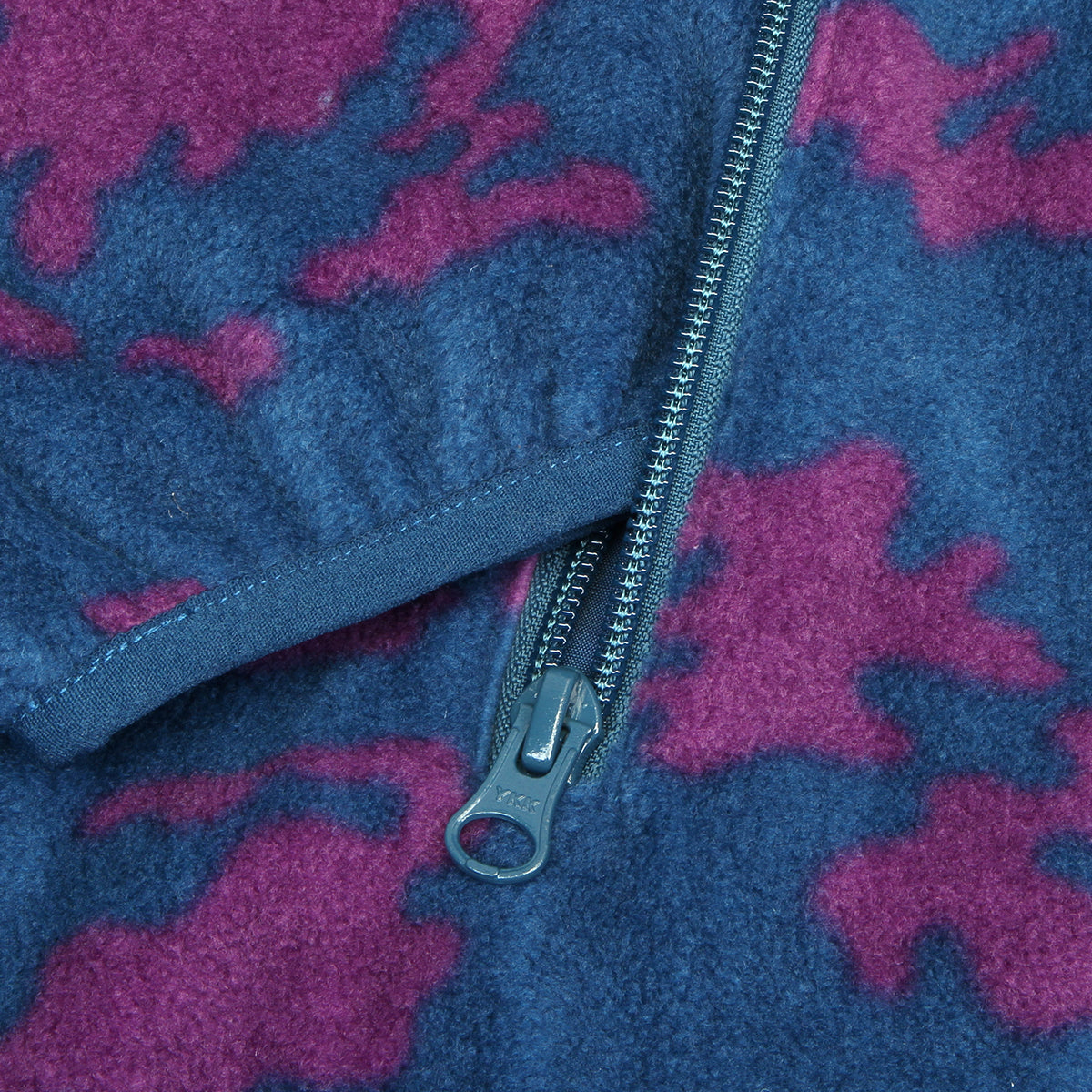by Parra - Purple Darwin Camo Fleece
Style # 56255
Color : Blue