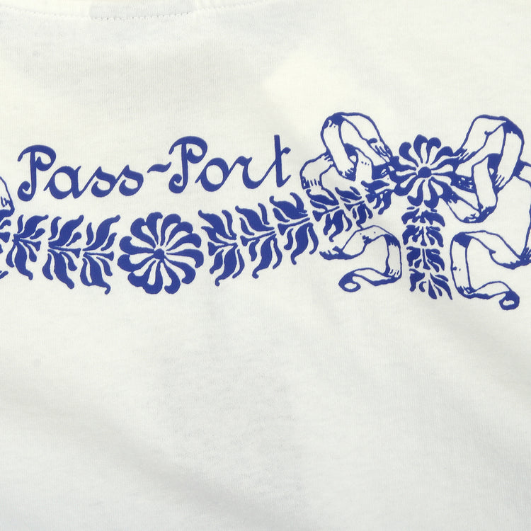Passport  Kollaasi T-Shirt
Color : White