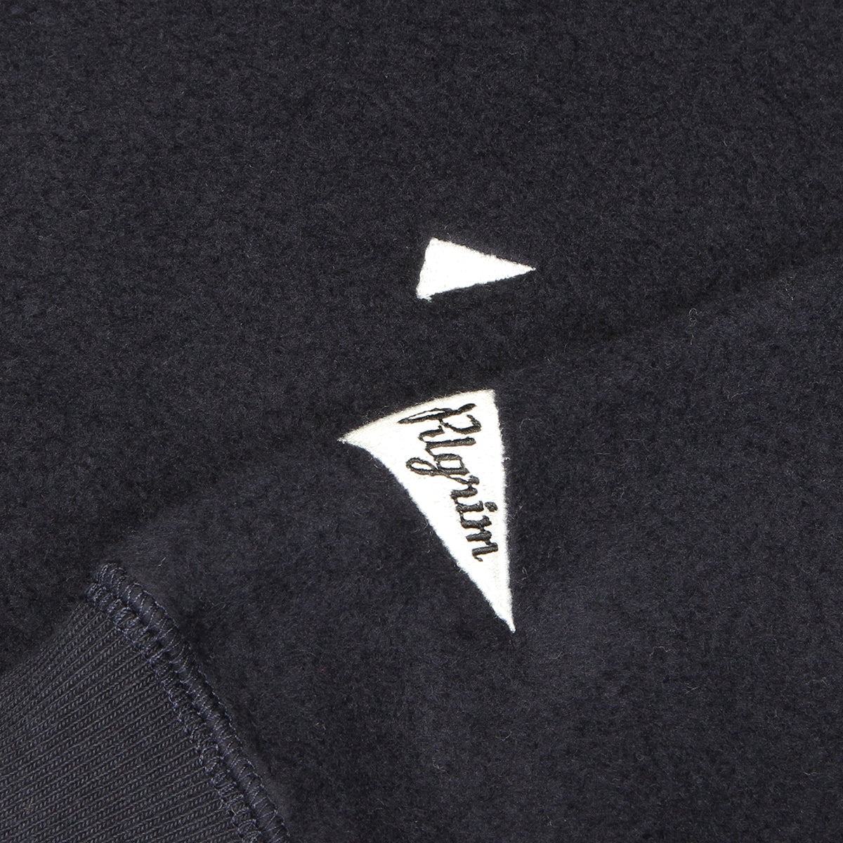 Pilgrim | Kagan Fleece Pennant Crew
Color : Navy