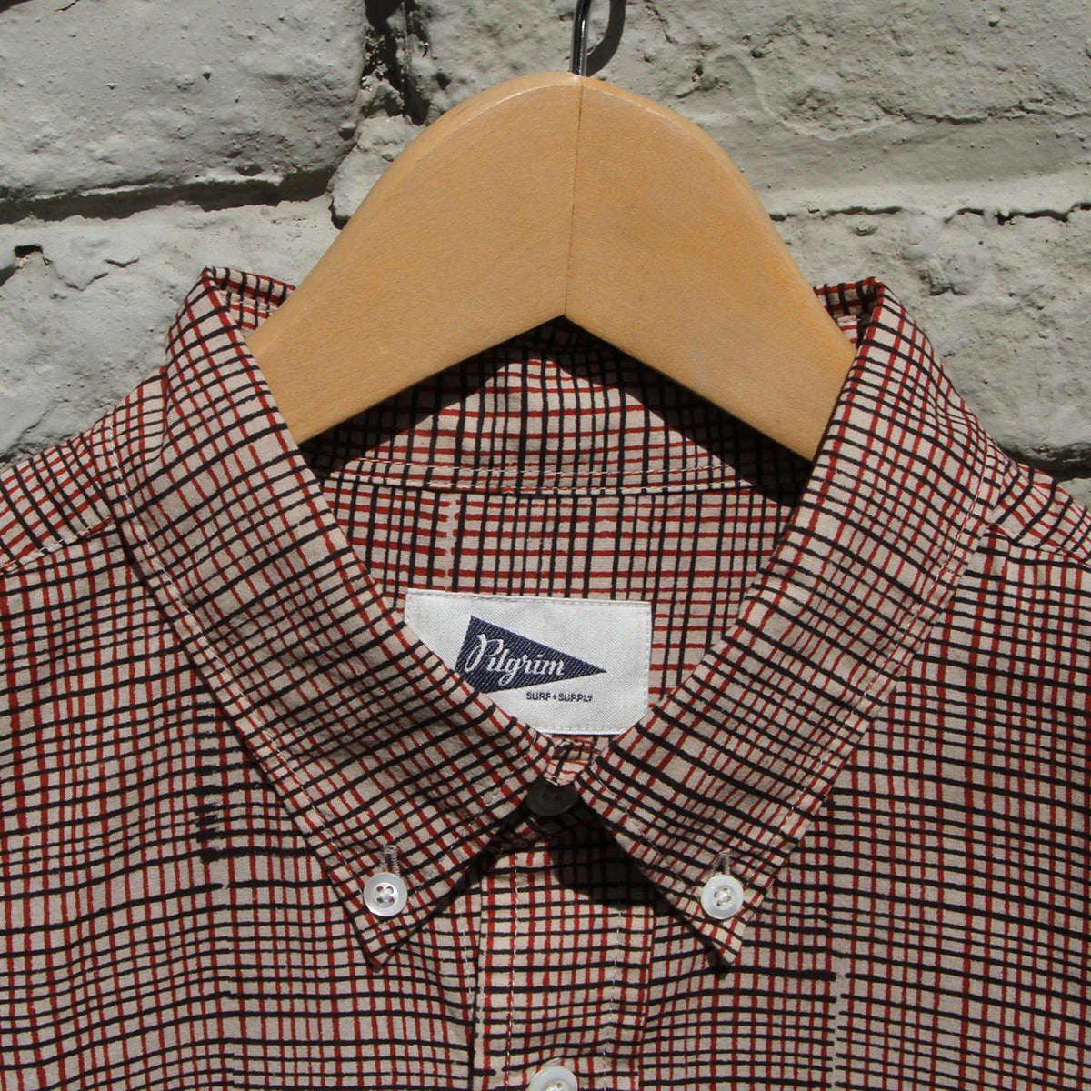 Pilgrim Surf Supply - Bubbie Block Printed Button Down Shirt
Color : Red