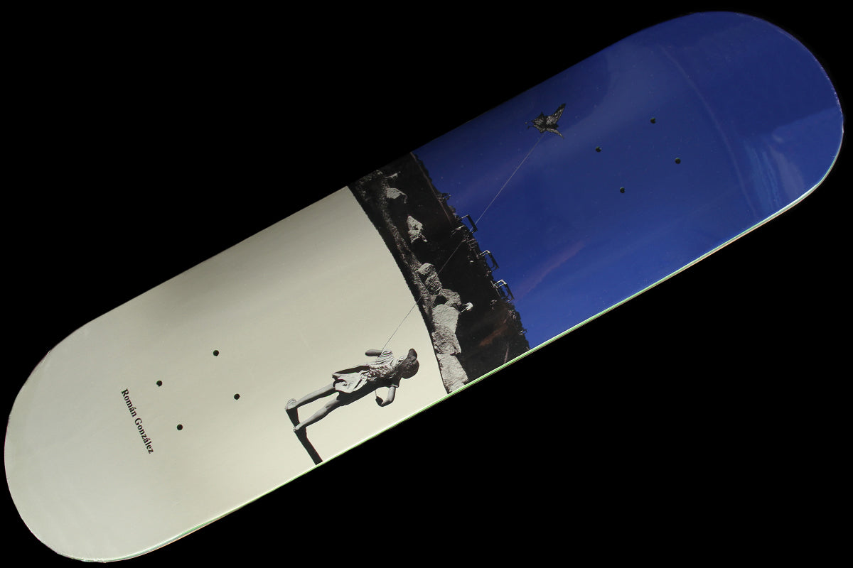Polar Skate Co. - Kite Deck
Color : Blue