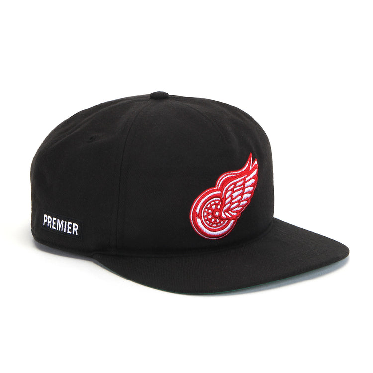Premier | Red Wings Hat
Color : Black