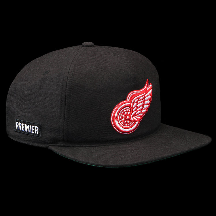 Premier | Red Wings Hat
Color : Black
