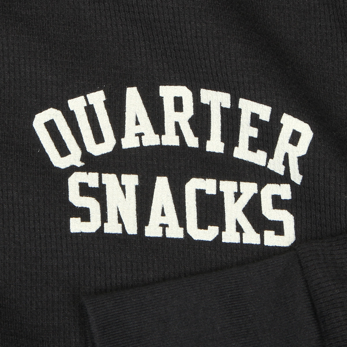 Quartersnacks - Printed Thermal L/S T-Shirt
Color : Black