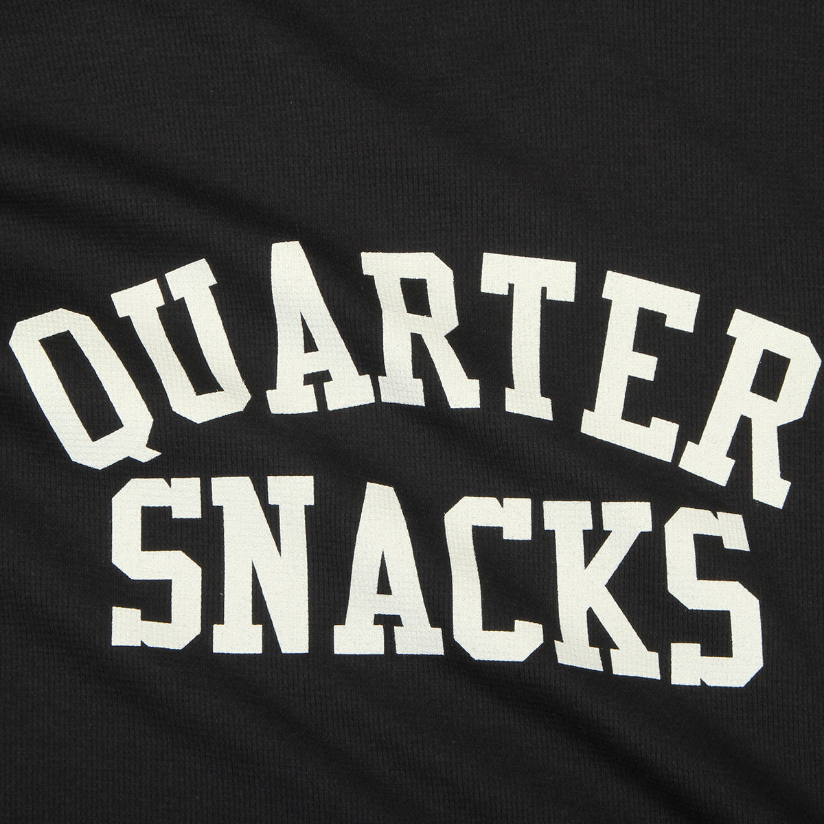 Quartersnacks - Printed Thermal L/S T-Shirt
Color : Black