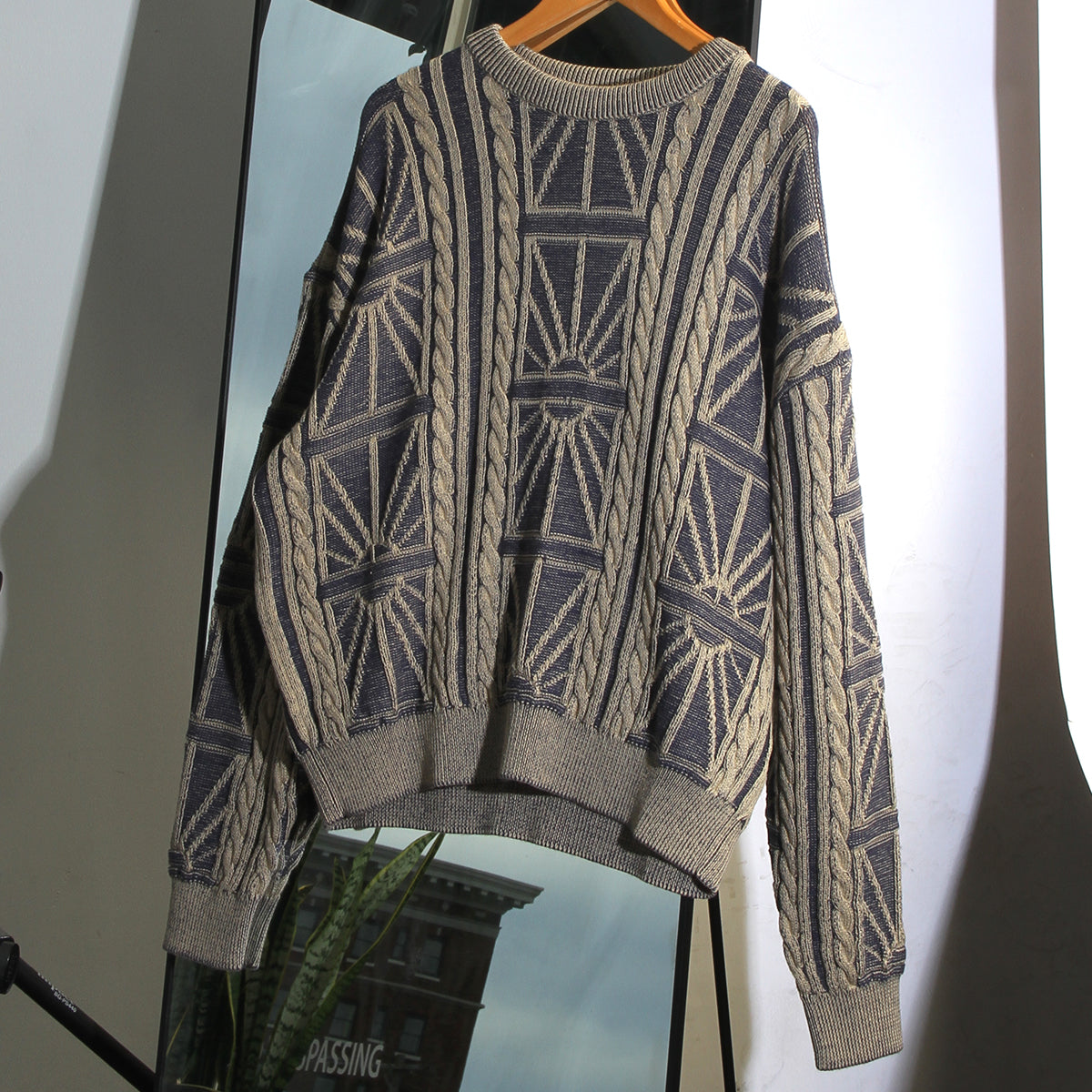 Rassvet - Aran Crewneck
Color : Blue