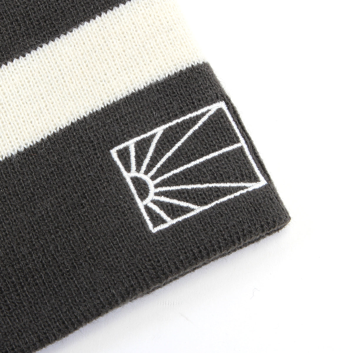 Rassvet - Ski Beanie
Color : Charcoal