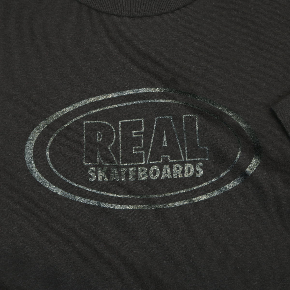 Real - Oval T-Shirt
Color : Black / Tonal