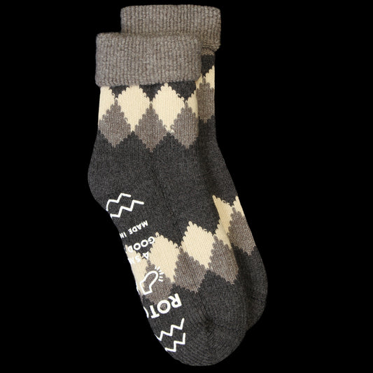 Rototo - Comfy Room Sock
Style # R1623
Color : Dark Gray / Charcoal
