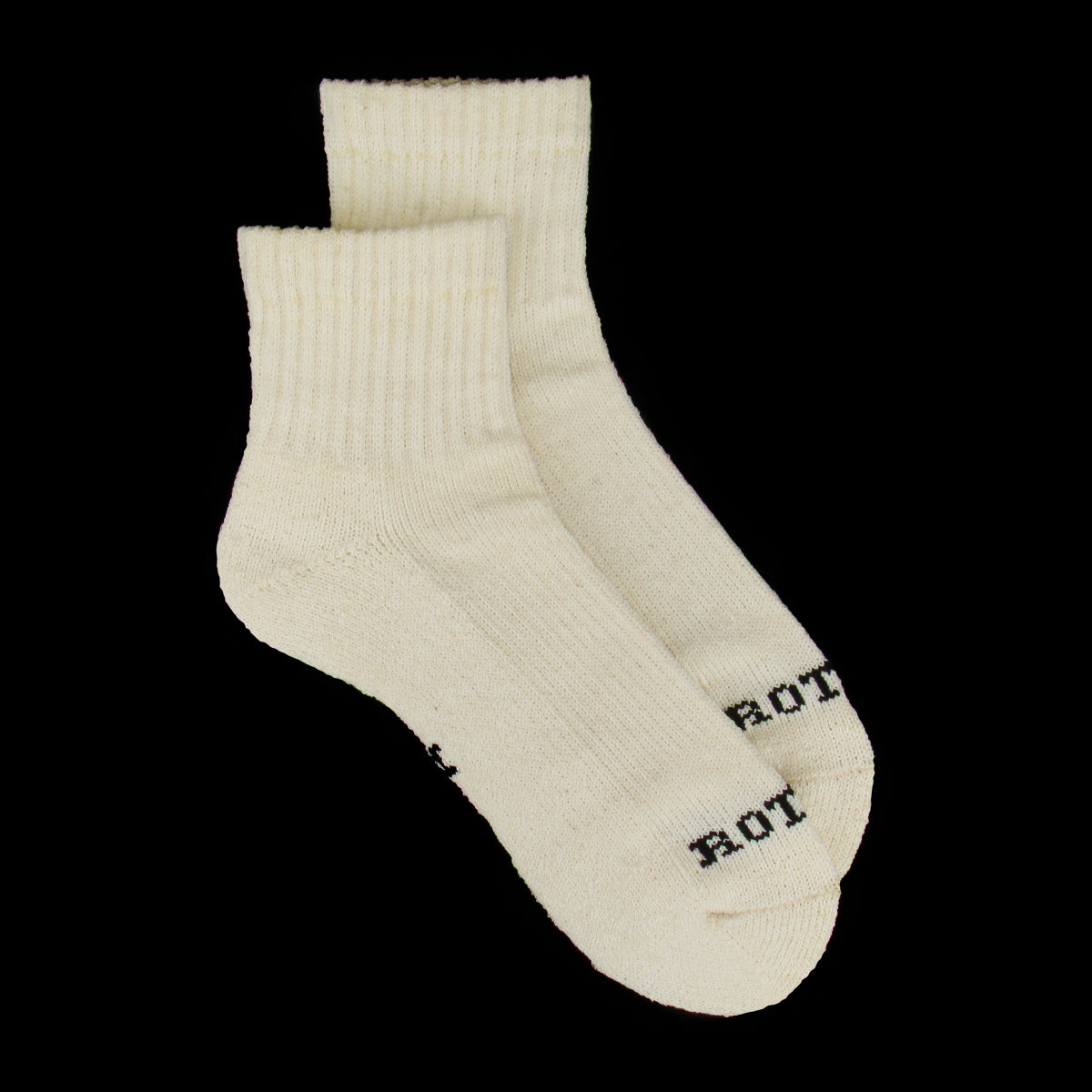 Rototo - Hemp Pile Ankle Sock
Style # R1509
Color : Ivory