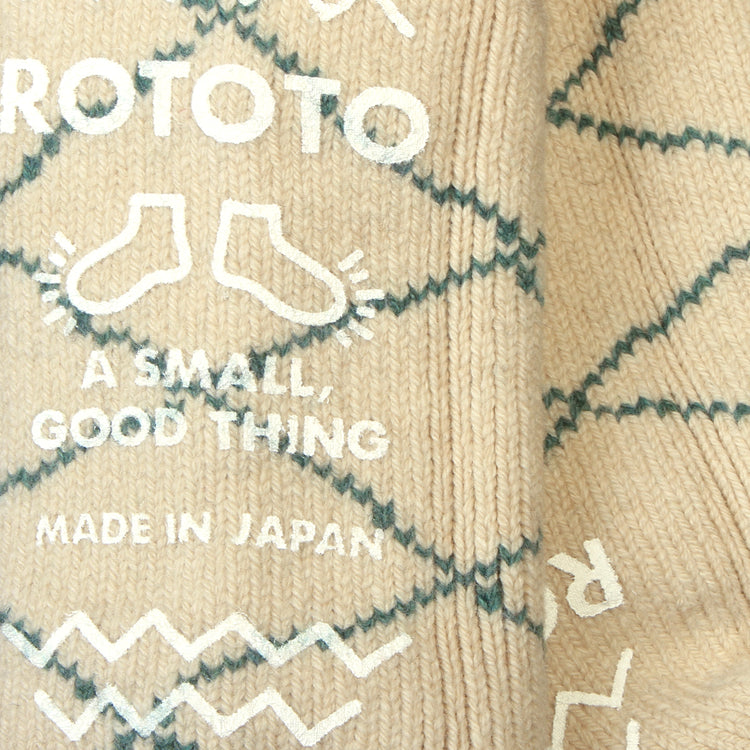 Rototo - Merino Lambs Wool Room Sock
Style # R1633
Color : Ecru / Green