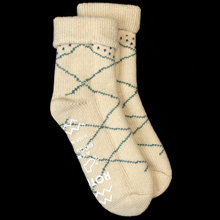 Rototo - Merino Lambs Wool Room Sock
Style # R1633
Color : Ecru / Green