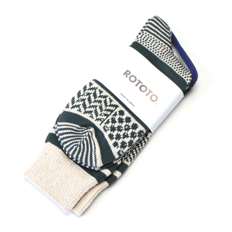 Rototo - Multi Jacquard Crew Sock
Style # R1337
Color : Ivory / Dark Green