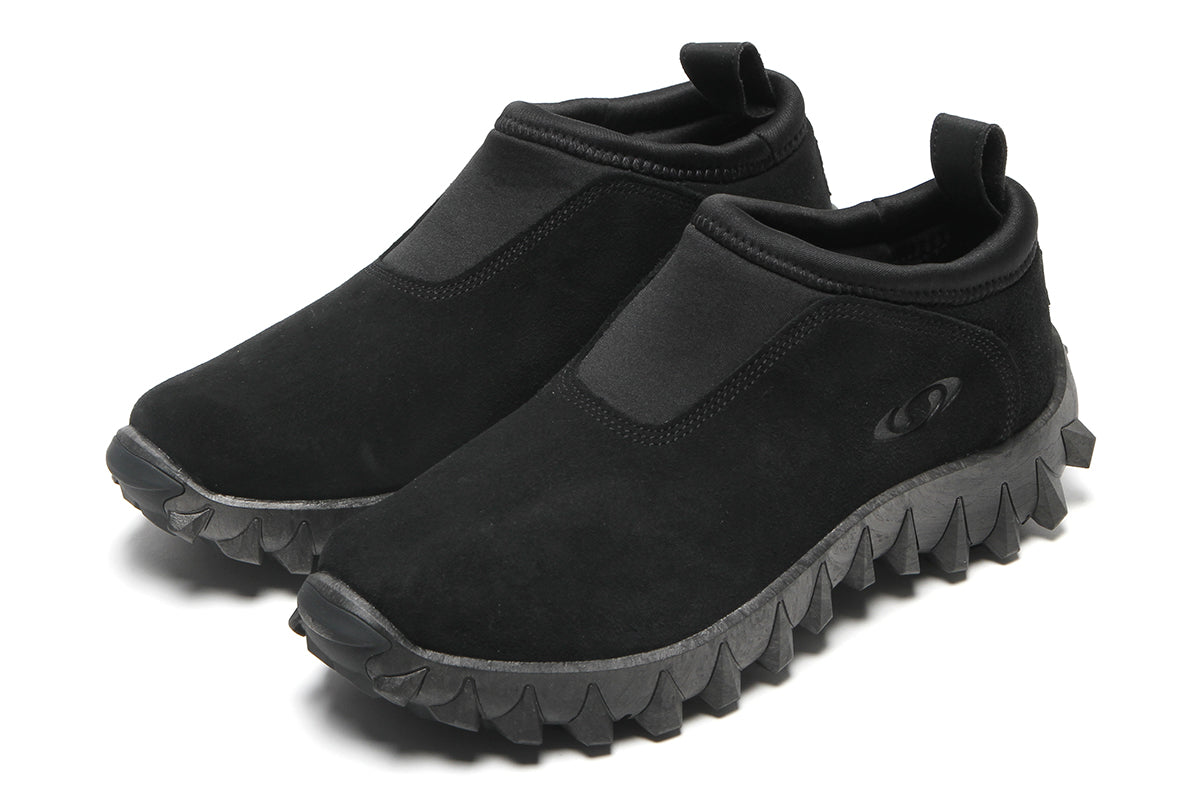 Salomon - Snowclog OG
Style # L45389900
Color : Black / Black / Asphalt