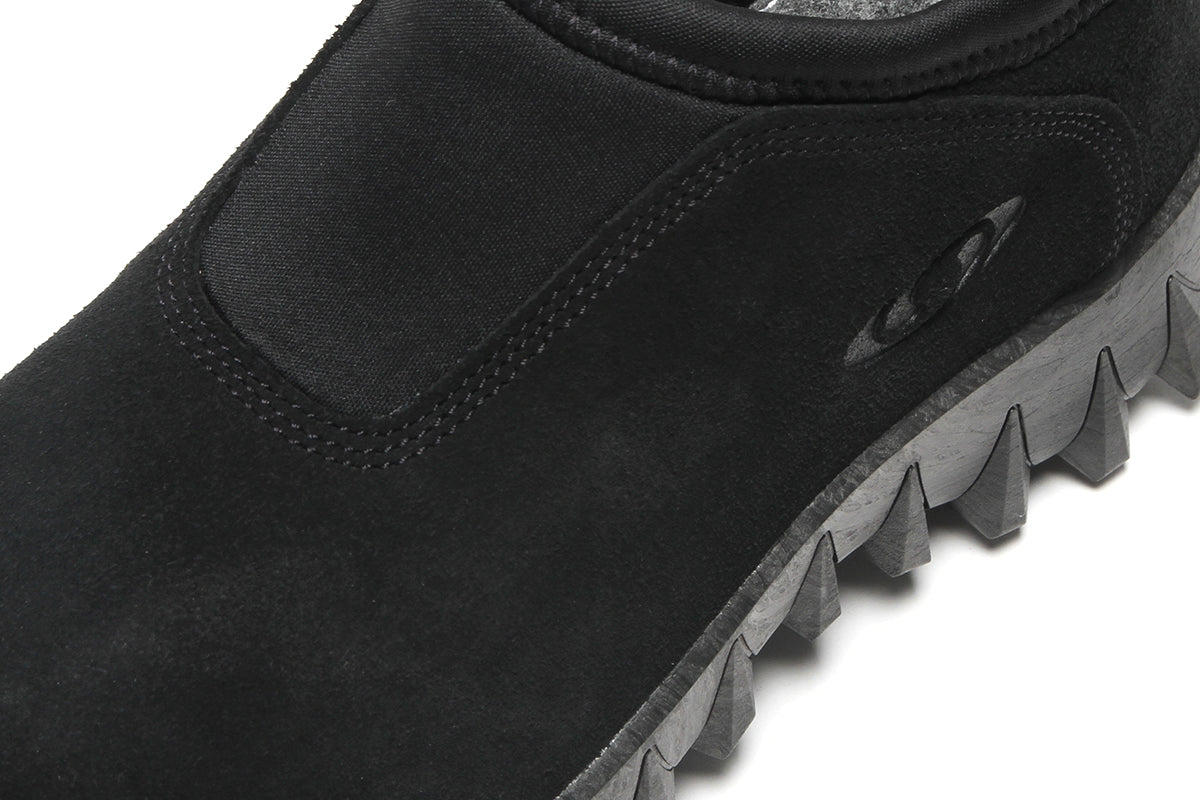 Salomon - Snowclog OG
Style # L45389900
Color : Black / Black / Asphalt