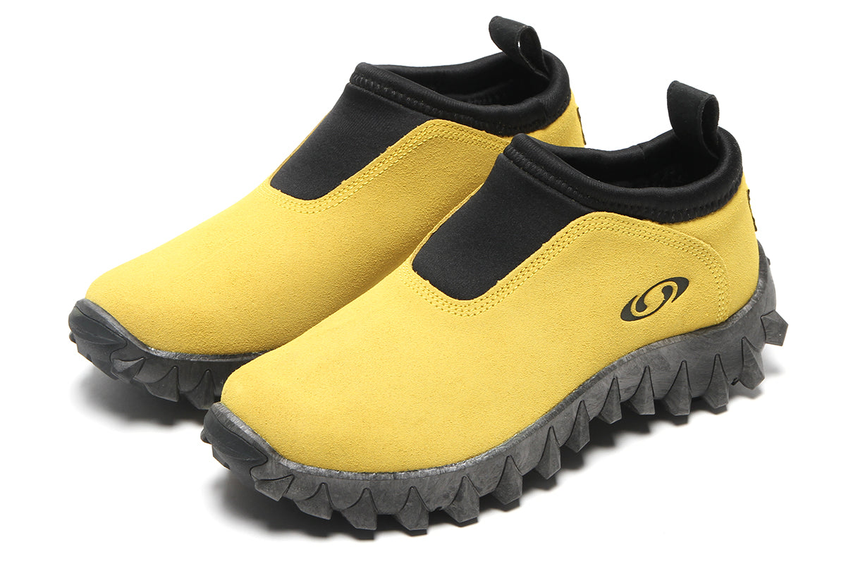 Salomon - Snowclog OG
Style # L45390000
Color : Cyber Yellow / Black / Black