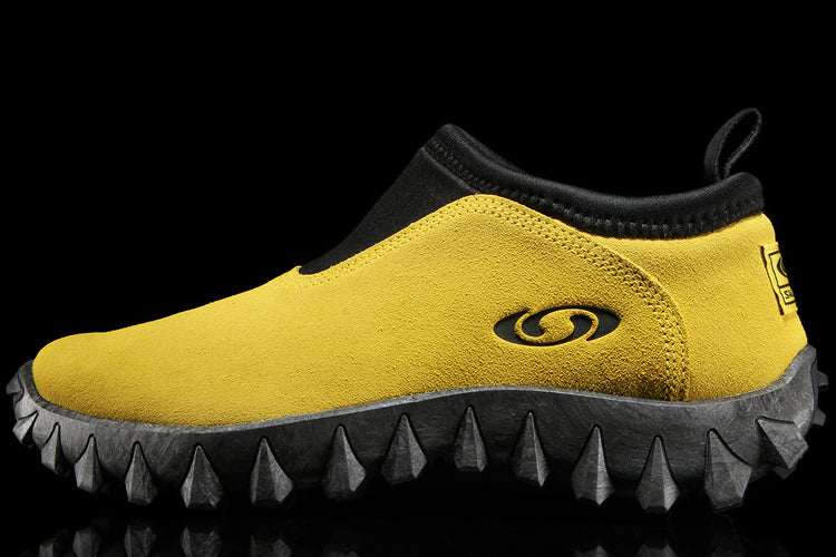 Salomon - Snowclog OG
Style # L45390000
Color : Cyber Yellow / Black / Black