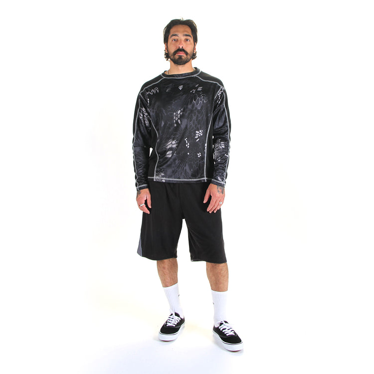 Sex Hippies - Kryptek Quick Dry Thermal
Color : Black

Sex Hippies - Grid Fleece Hoop Shorts
Color : Black / Silver