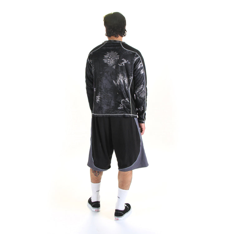 Sex Hippies - Kryptek Quick Dry Thermal
Color : Black

Sex Hippies - Grid Fleece Hoop Shorts
Color : Black / Silver