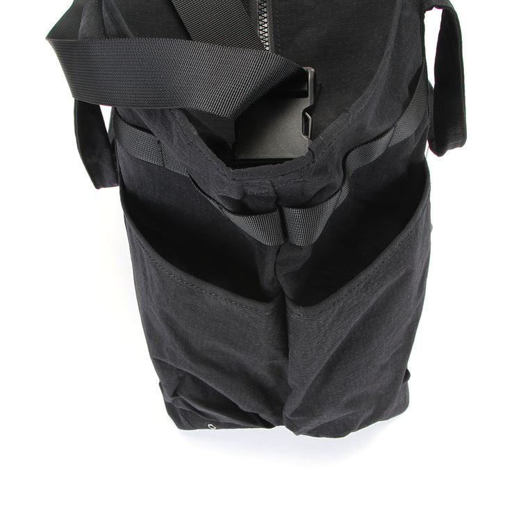 Snow Peak | Lightweight Taslan Ripstop Tote Bag
Style # AC-24AU410BK
Color : Black