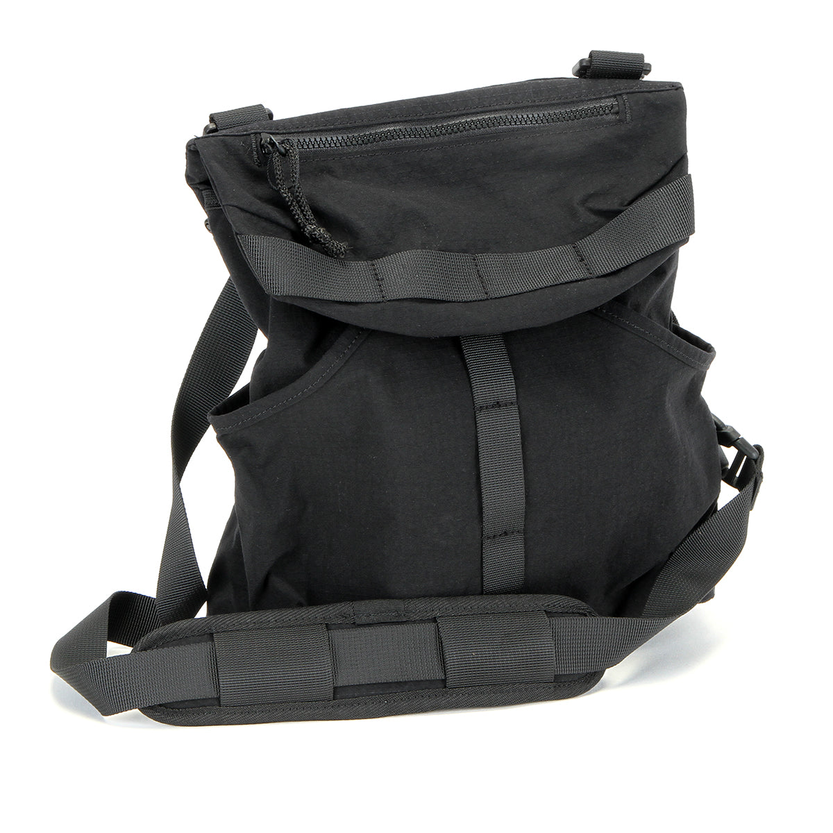 Snow Peak | Lightweight Taslan Ripstop Shoulder Bag
Style # AC-24AU412BK
Color : Black