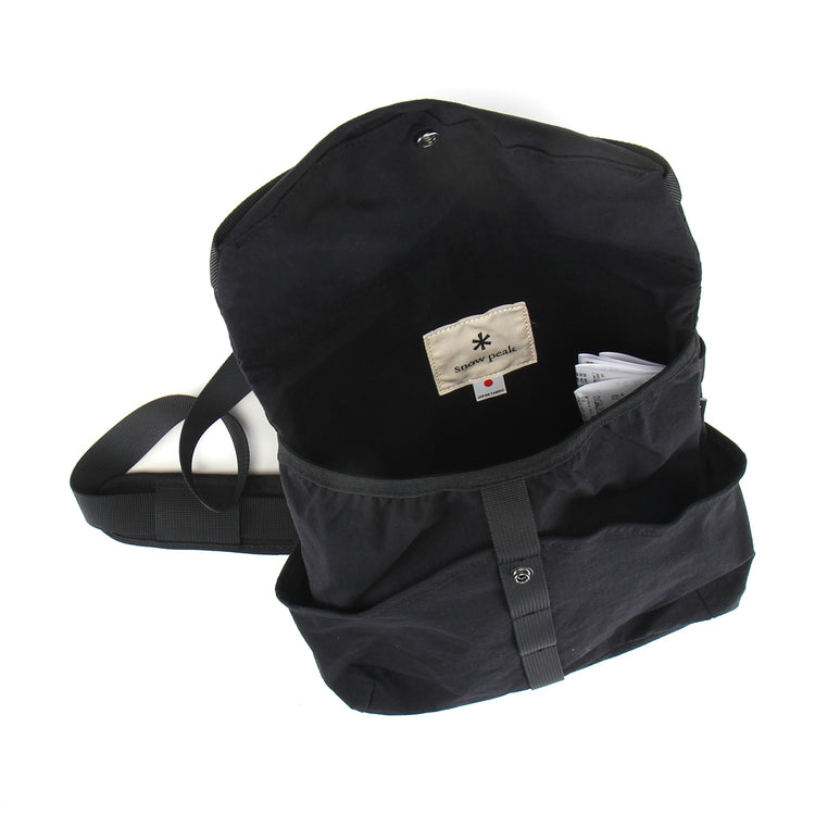 Snow Peak | Lightweight Taslan Ripstop Shoulder Bag
Style # AC-24AU412BK
Color : Black