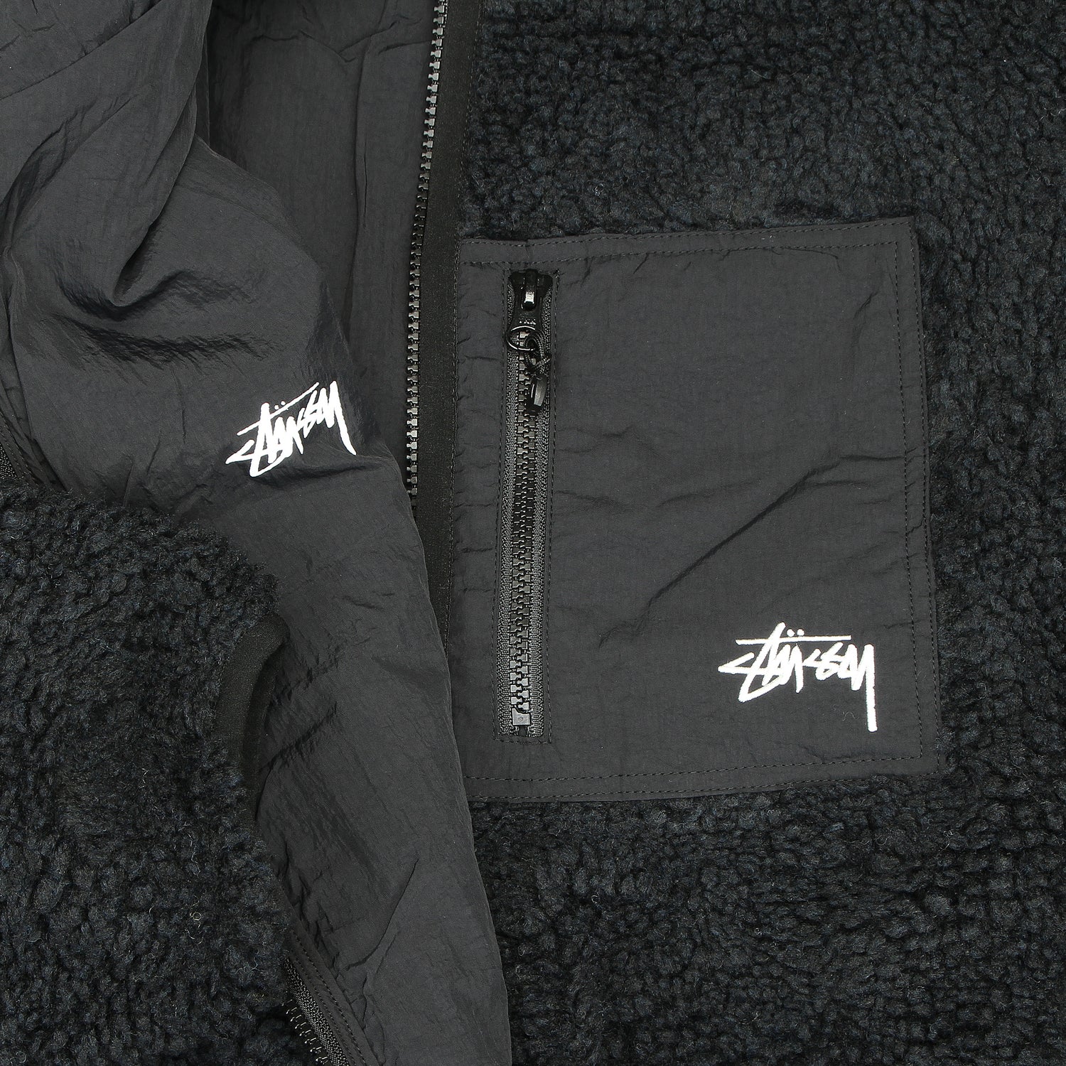 Stussy | Sherpa Reversible Jacket
Style # 118529
Color : Black