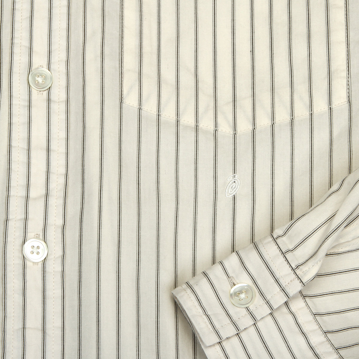 Stussy - Standard Shirt
Style # 1110388
Color : Natural Stripe
