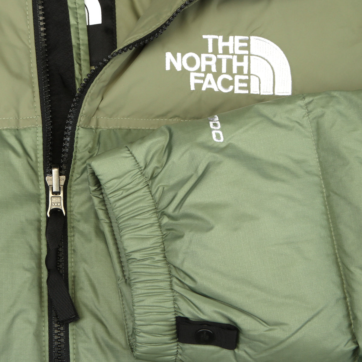 The North Face - 1996 Retro Nuptse Jacket
Style # NF0A3C8DBO91
Color : Bark Mist