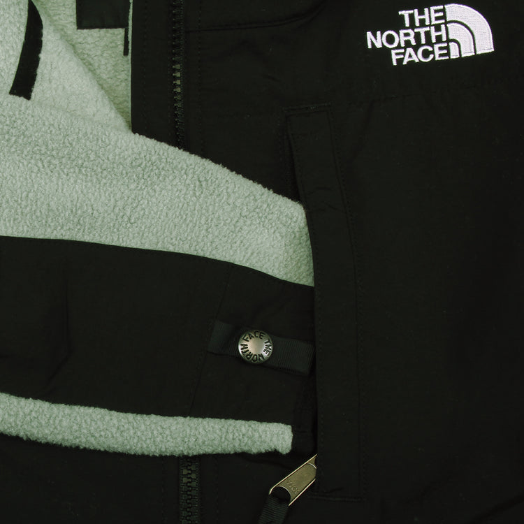 The North Face - Women's Retro Denali Jacket
Style # NF0A88YRD5N1
Color : Slate Moss / TNF Black