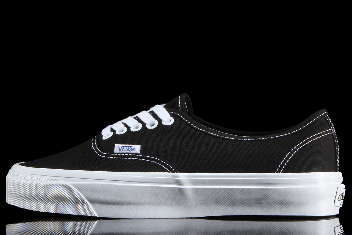 Vans OTW - LX Authentic Reissue 44 LX
Style # VN000CQABA21
Color : Black / White