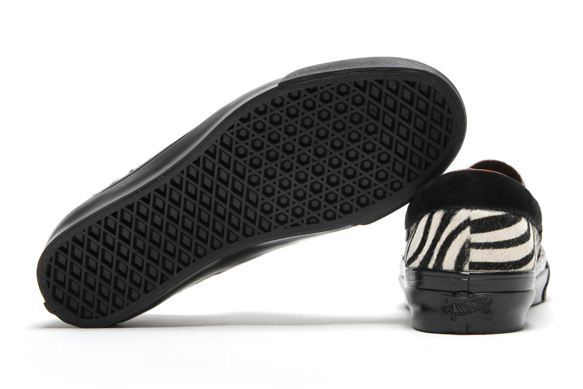 Vans OTW - LX Loafer 53
Style # VN000VASZBR1
Color : Zebra