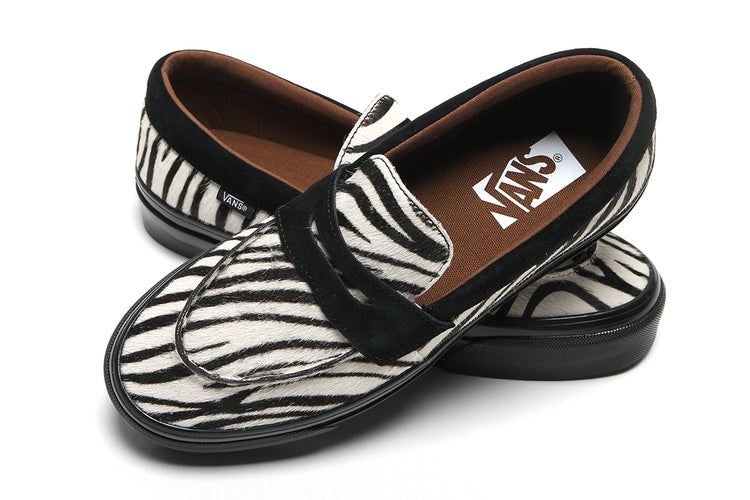 Vans OTW - LX Loafer 53
Style # VN000VASZBR1
Color : Zebra